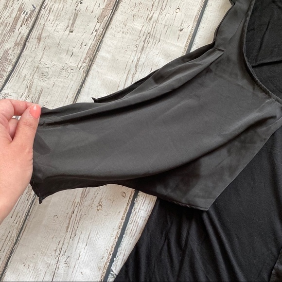 Adorable NY&Co Black flowy top - Picture 3 of 4